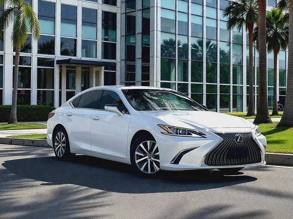 AED 1,150 P.M | LEXUS | ES-350 | 3.5L V6 | 2020 | FREE ACCIDENT | ORIGINAL PAINT | 0% DOWNPAYMENT