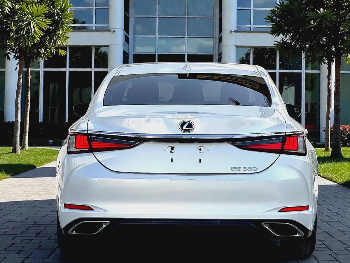 AED 1,150 P.M | LEXUS | ES-350 | 3.5L V6 | 2020 | FREE ACCIDENT | ORIGINAL PAINT | 0% DOWNPAYMENT-4-4