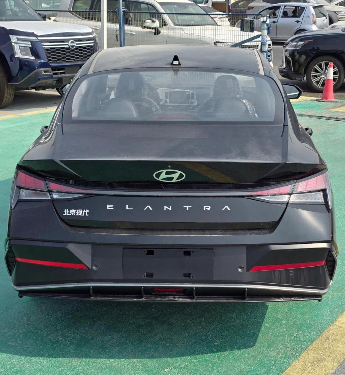 Hyundai Elantra 1.5L-5-5