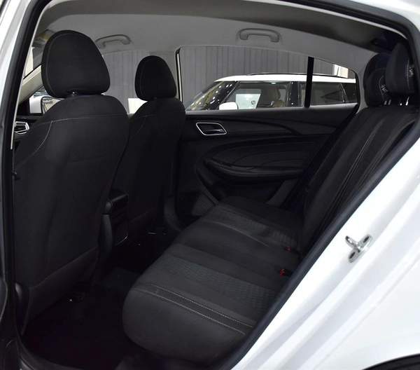 MG 5 ( 2024 Model ) in White Color GCC Specs