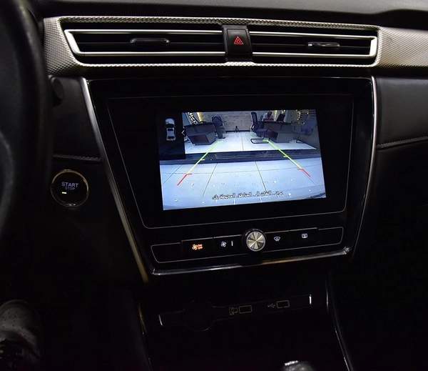 MG 5 ( 2024 Model ) in White Color GCC Specs