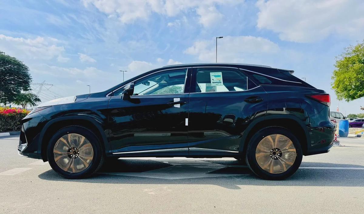Lexus RX350 3.5L Model 2022 GCC SPECS Brand New 0KM-6-6