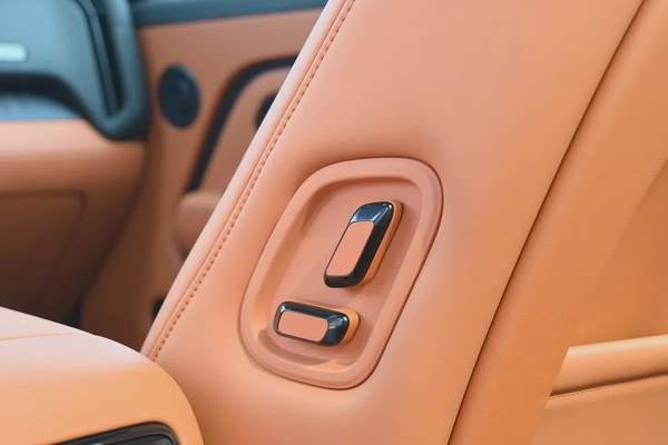 ROX Adamas 7St 1.5L Hybrid 4WD - 2026 - ضمان الوكيل