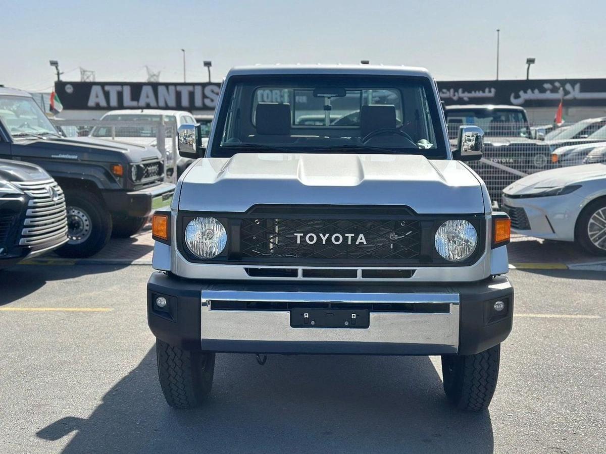 Toyota Land Cruiser Pick Up Std 4.0L Single Cab Utility 4WD-0-0
