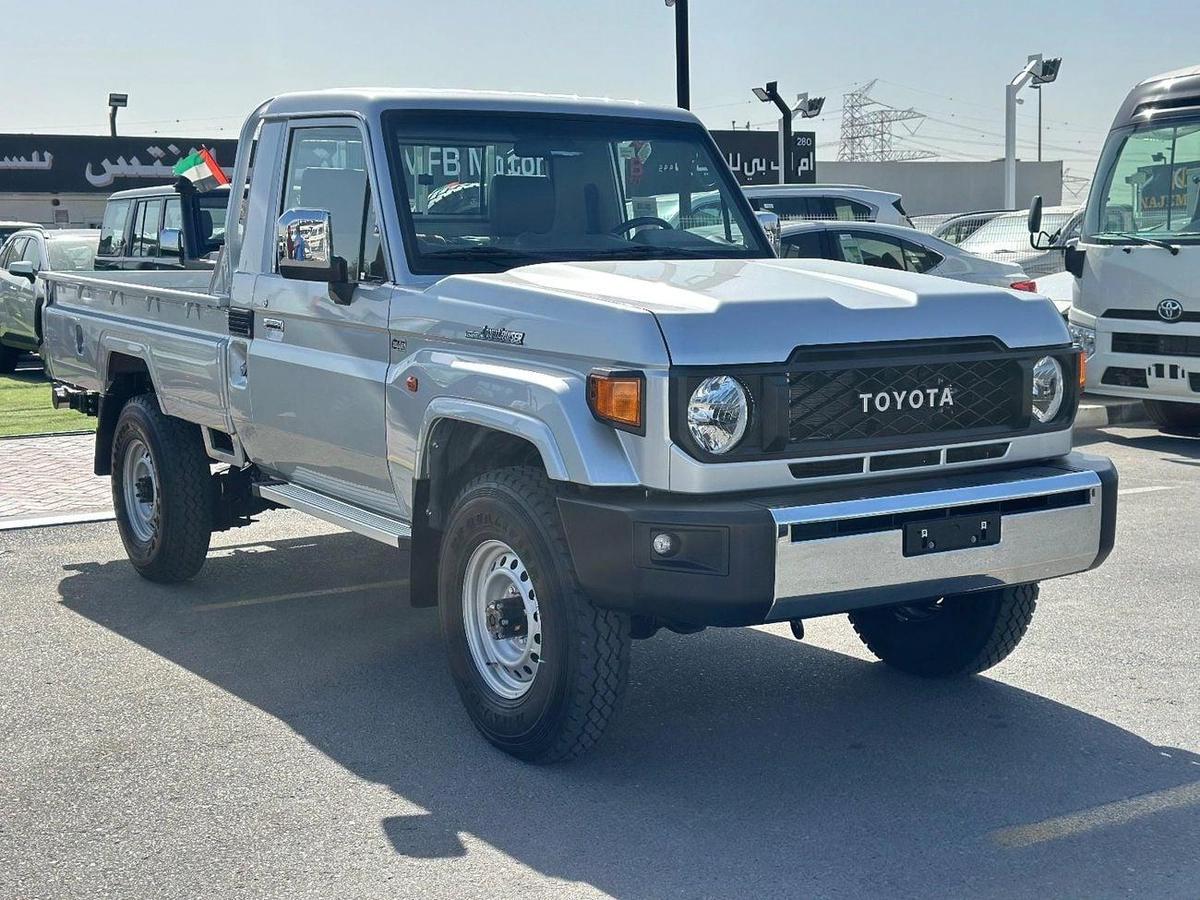 Toyota Land Cruiser Pick Up Std 4.0L Single Cab Utility 4WD-1-1