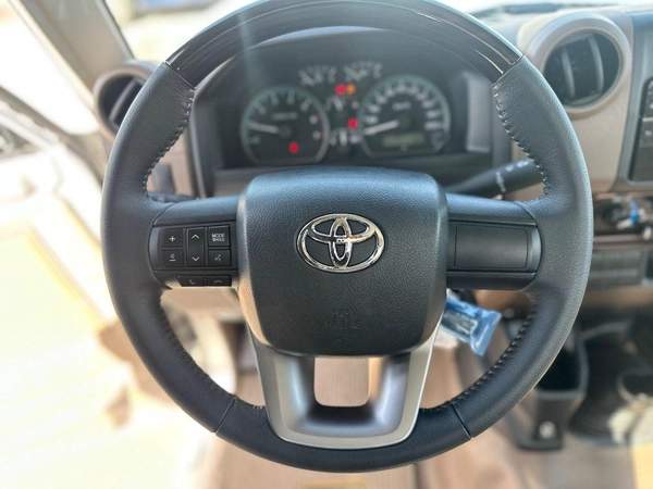 Toyota Land Cruiser Pick Up Std 4.0L Single Cab Utility 4WD