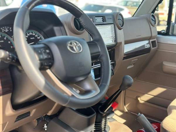 Toyota Land Cruiser Pick Up Std 4.0L Single Cab Utility 4WD