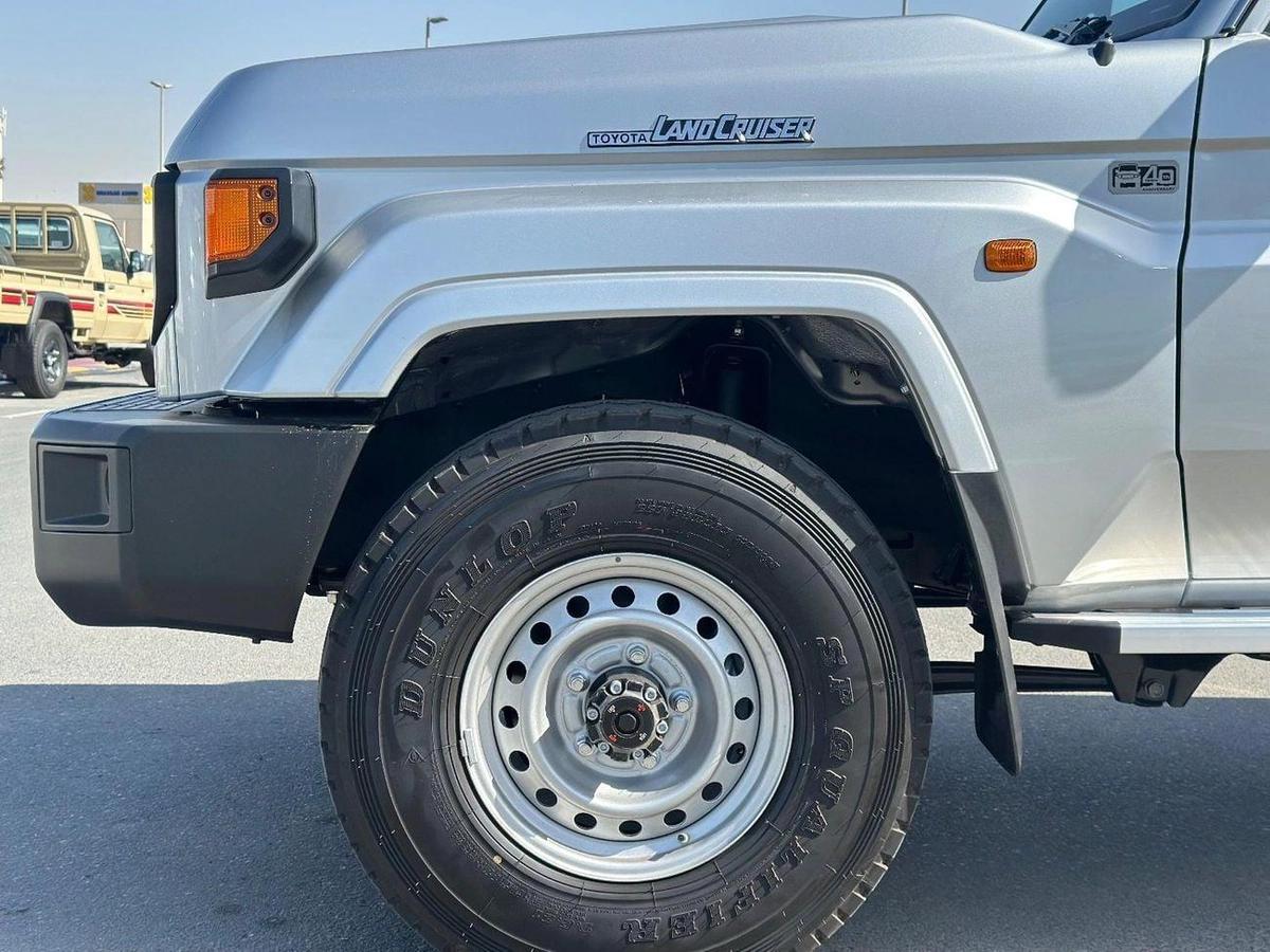Toyota Land Cruiser Pick Up Std 4.0L Single Cab Utility 4WD-10-10