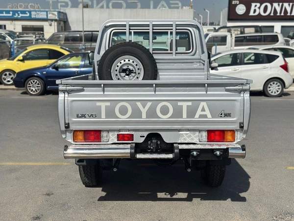 Toyota Land Cruiser Pick Up Std 4.0L Single Cab Utility 4WD