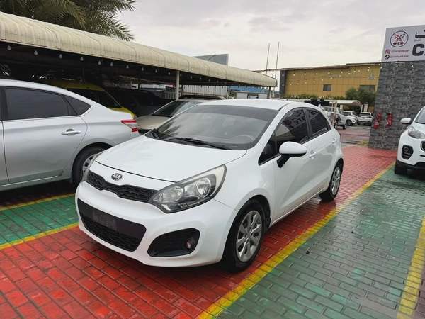 2014 Kia Rio Base - GCC Specs