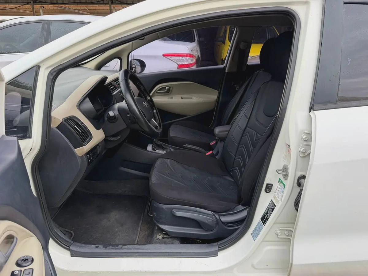 2014 Kia Rio Base - GCC Specs-5-5