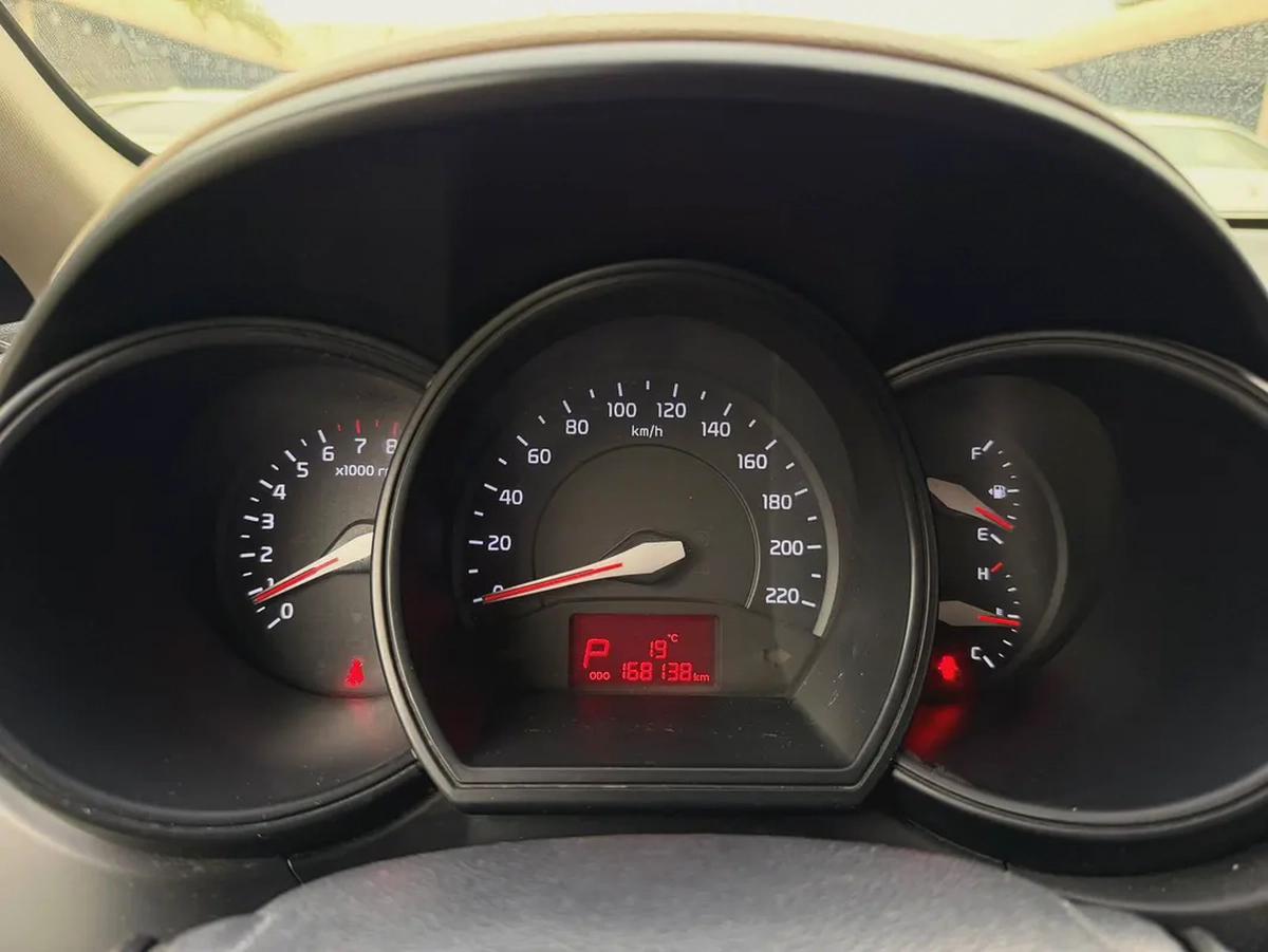 2014 Kia Rio Base - GCC Specs-9-9