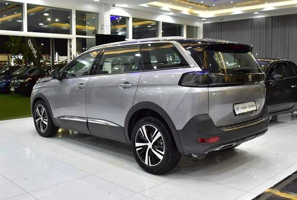 Peugeot 5008 GT ( 2024 Model ) in Silver Color GCC Specs