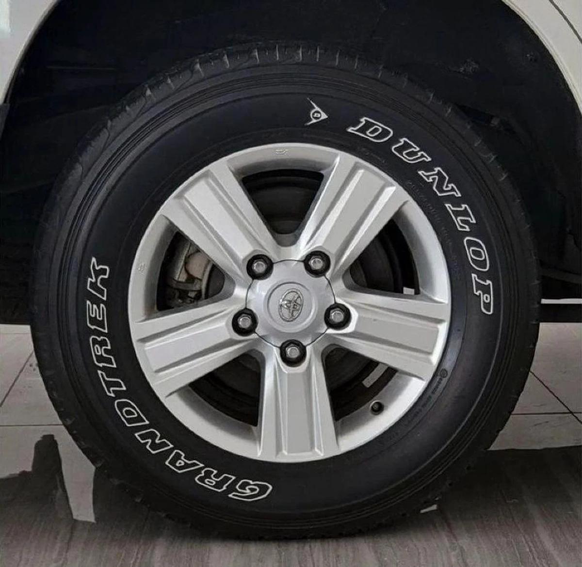 Toyota Land Cruiser VXR 5.7L-8CYL EXCELLENT CONDITION -6-6