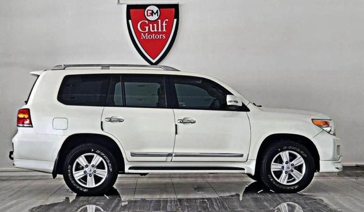 Toyota Land Cruiser VXR 5.7L-8CYL EXCELLENT CONDITION -2-2