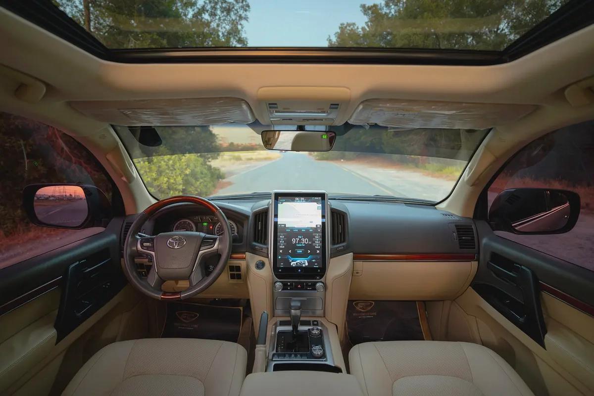 Land Cruiser GXR | Platinum Edition | GCC Specs | REF #T38206-7-7