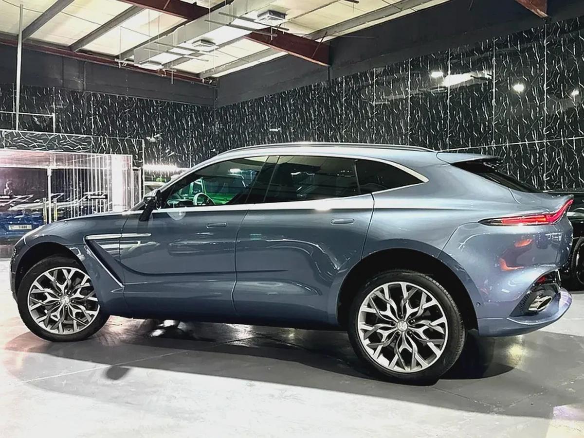 Aston Martin DBX 2021 GCC specs for 490,000.00 AED-5-5