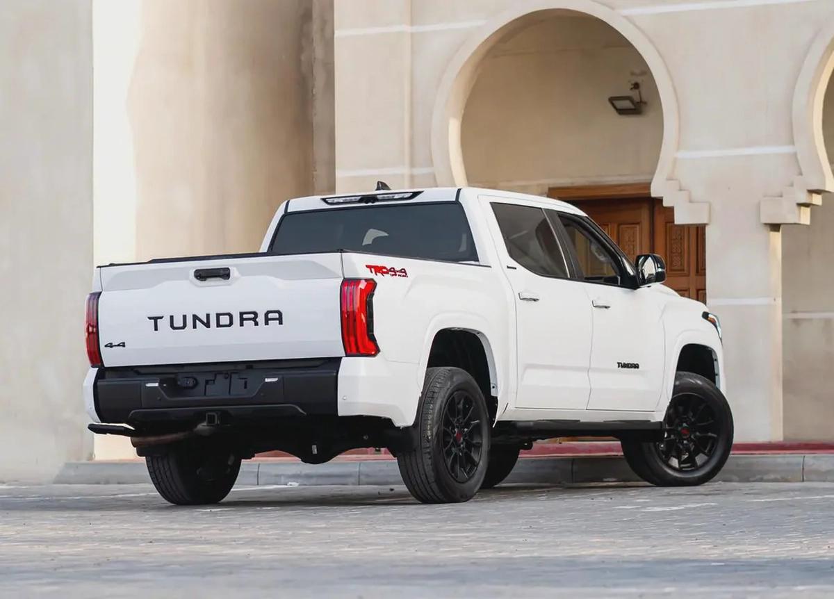 TOYOTA TUNDRA 2024 CRE WHITE-2-2