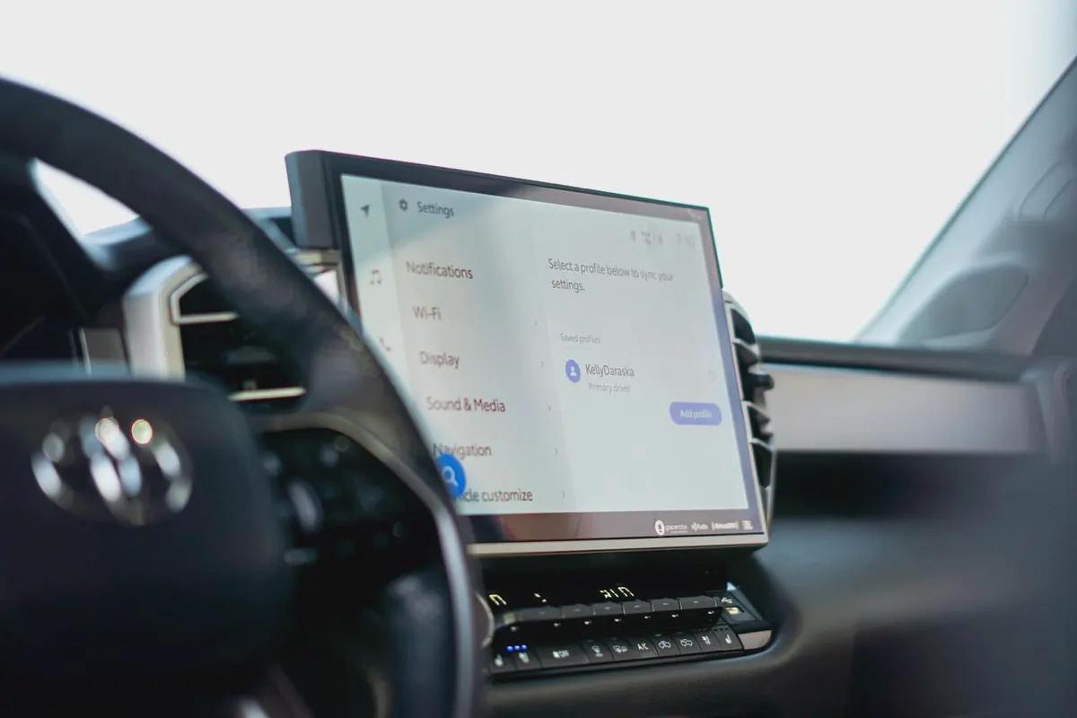 TOYOTA TUNDRA 2024 CRE WHITE-11-11