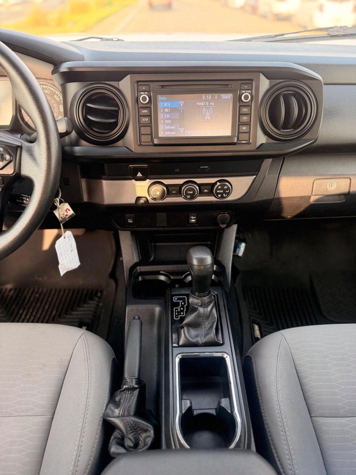 Toyota Tacoma Tacoma SR-5-5