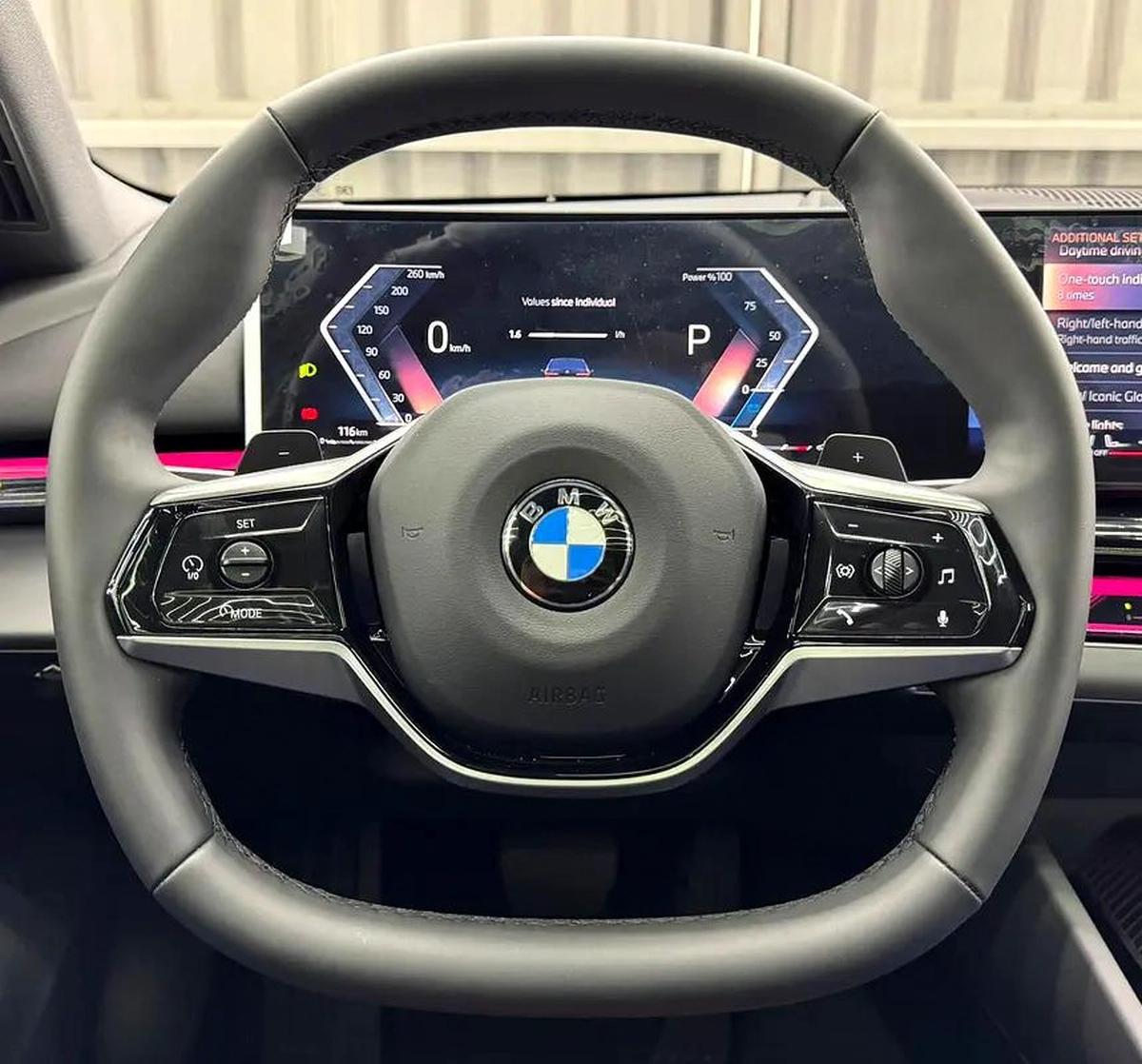 Exclusive offer | LOW Mileage | GCC | Luxury Sedan | AGMC Warranty 2028 | AGMC Service 2028-2-2