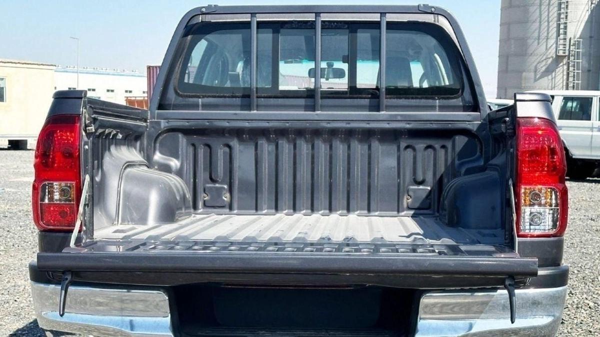 Toyota Hilux Toyota hilux 2.4L 2024 basic option V4-11-11
