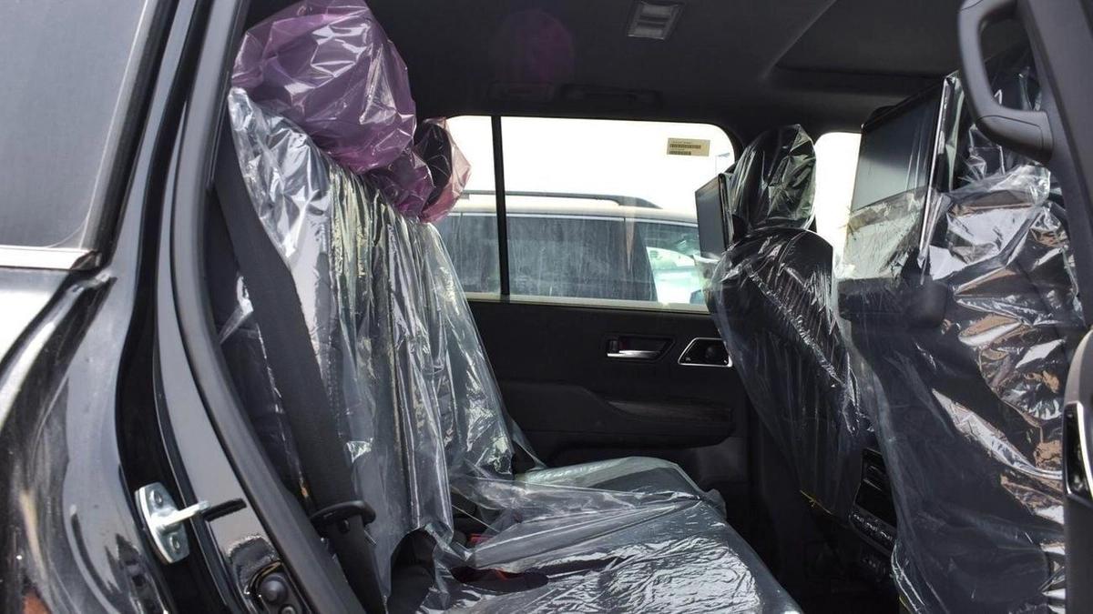Toyota Land Cruiser Toyota land cruiser VXR 3.5L petrol MY 2025-6-6