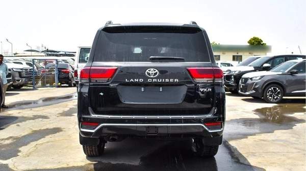 Toyota Land Cruiser Toyota land cruiser VXR 3.5L petrol MY 2025