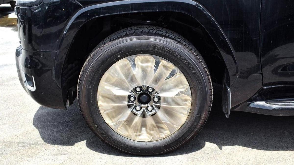 Toyota Land Cruiser Toyota land cruiser VXR 3.5L petrol MY 2025-15-15