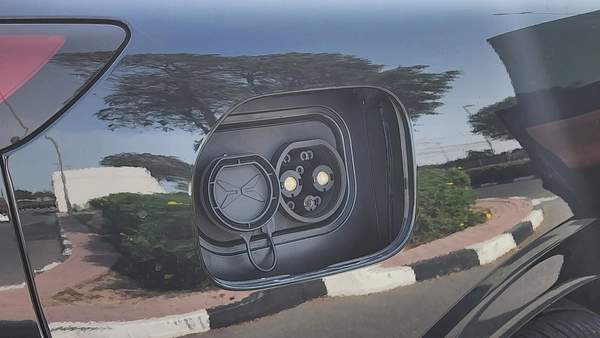 XPENG G9 (Black Orange)