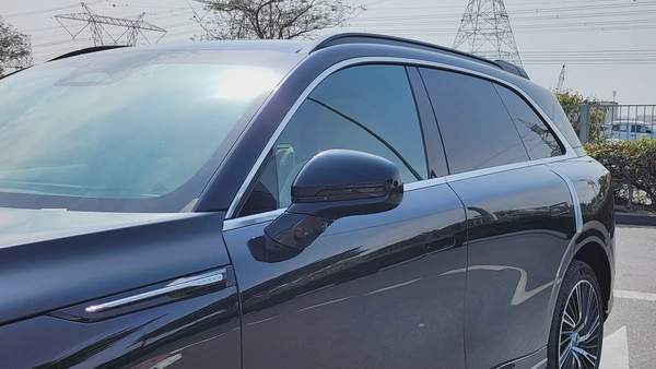 XPENG G9 (Black Orange)