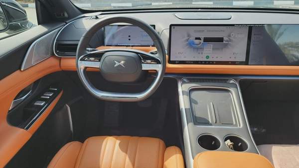 XPENG G9 (Black Orange)