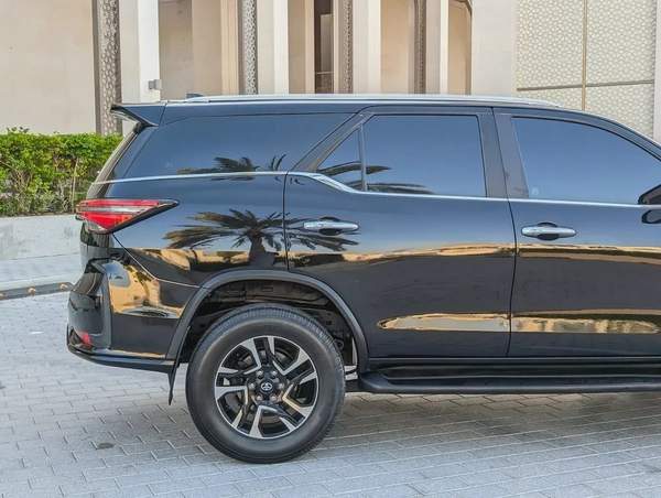 TOYOTA FORTUNER 2019 FACELIFTED 2025 GCC V4 2.7L IN EXCELLENT CONDITION