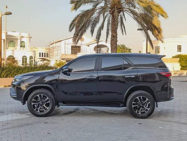 TOYOTA FORTUNER 2019 FACELIFTED 2025 GCC V4 2.7L IN EXCELLENT CONDITION