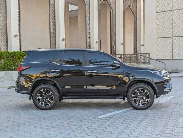 TOYOTA FORTUNER 2019 FACELIFTED 2025 GCC V4 2.7L IN EXCELLENT CONDITION