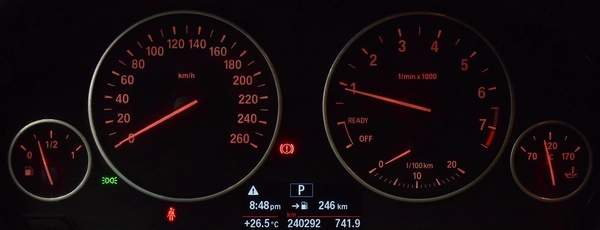 BMW 318i ( 2016 Model ) in Brown Color GCC Specs