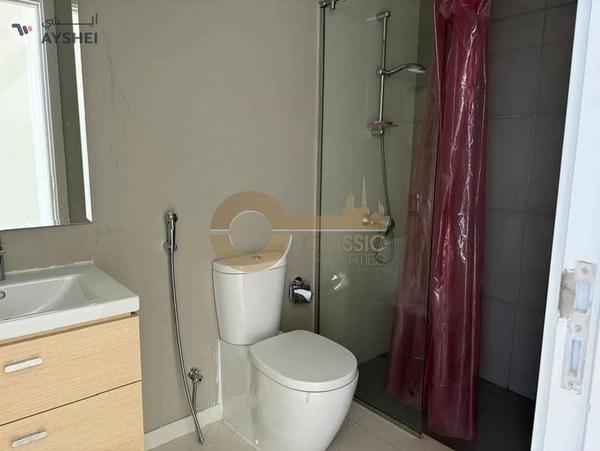 Stylish 2BR Townhouse | Middle unit | R2M11 Type