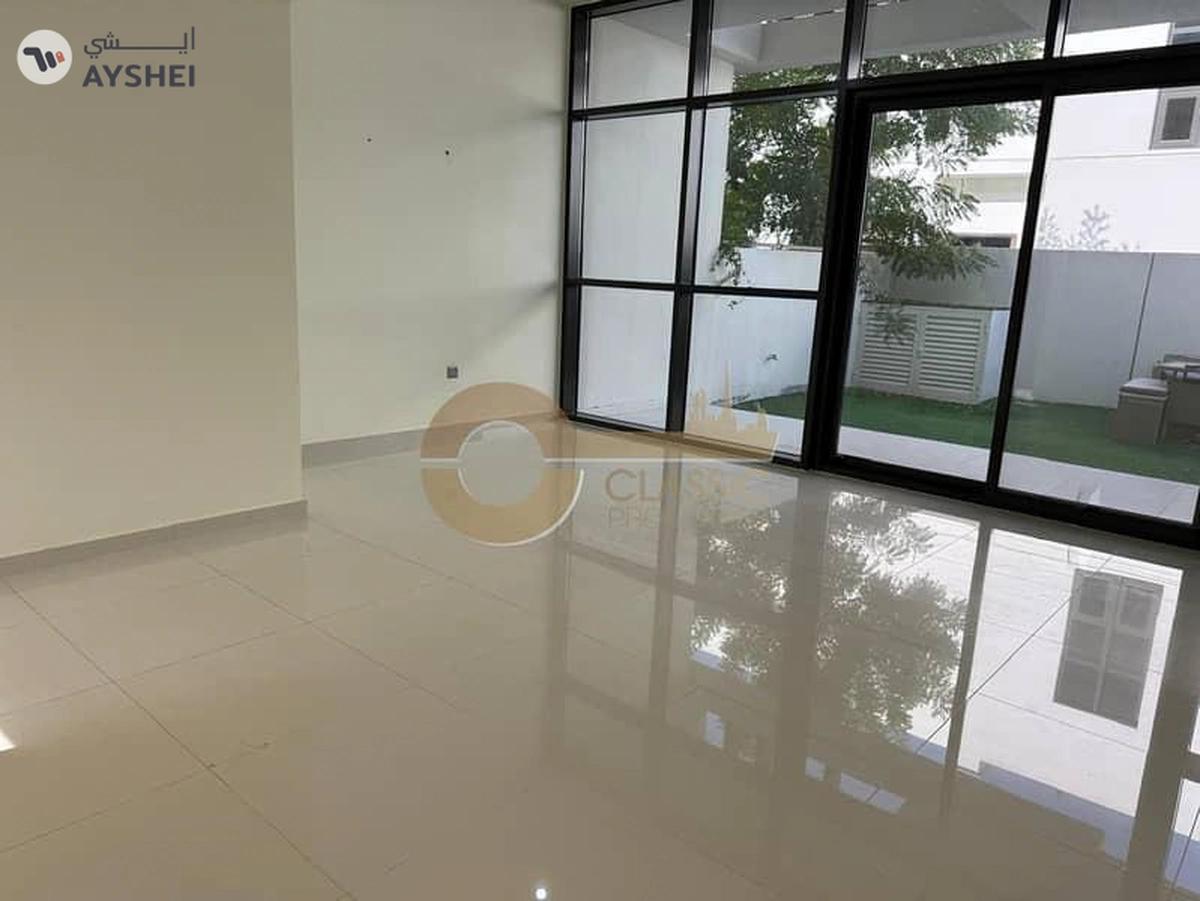 Stylish 2BR Townhouse | Middle unit | R2M11 Type-0-landscape