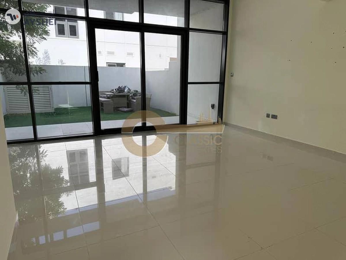 Stylish 2BR Townhouse | Middle unit | R2M11 Type-1-1