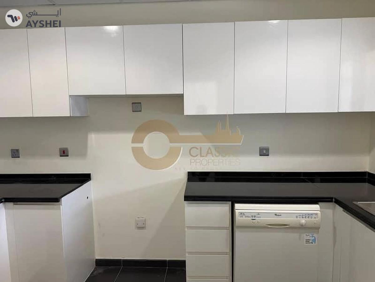 Stylish 2BR Townhouse | Middle unit | R2M11 Type-4-4