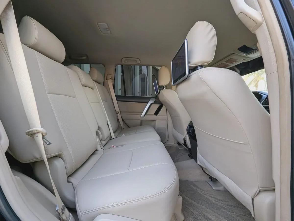 TOYOTA PRADO 2021 GCC V4 2.7L LOW MILEAGE IN EXCELLENT CONDITION-3-3