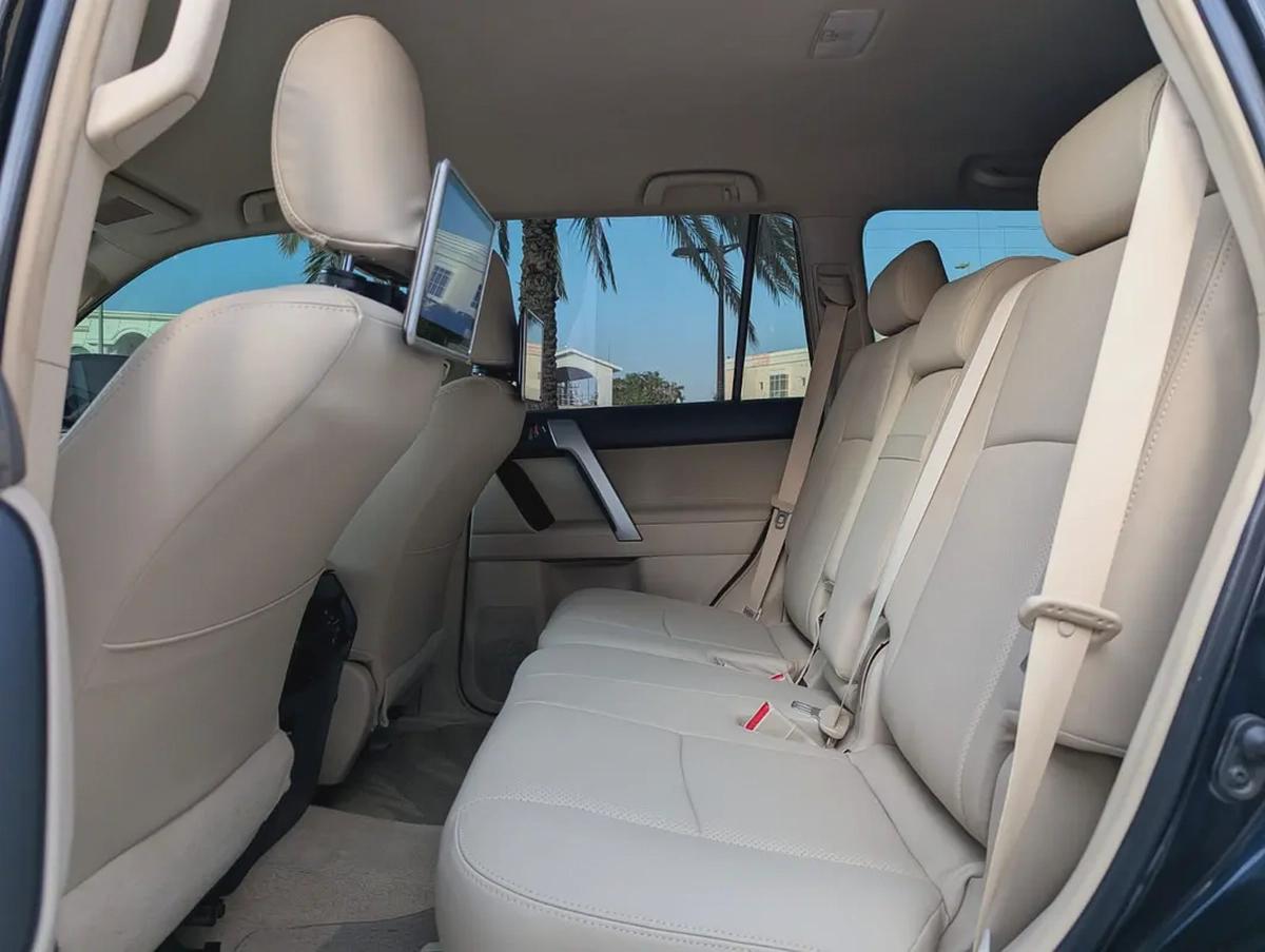 TOYOTA PRADO 2021 GCC V4 2.7L LOW MILEAGE IN EXCELLENT CONDITION-4-4