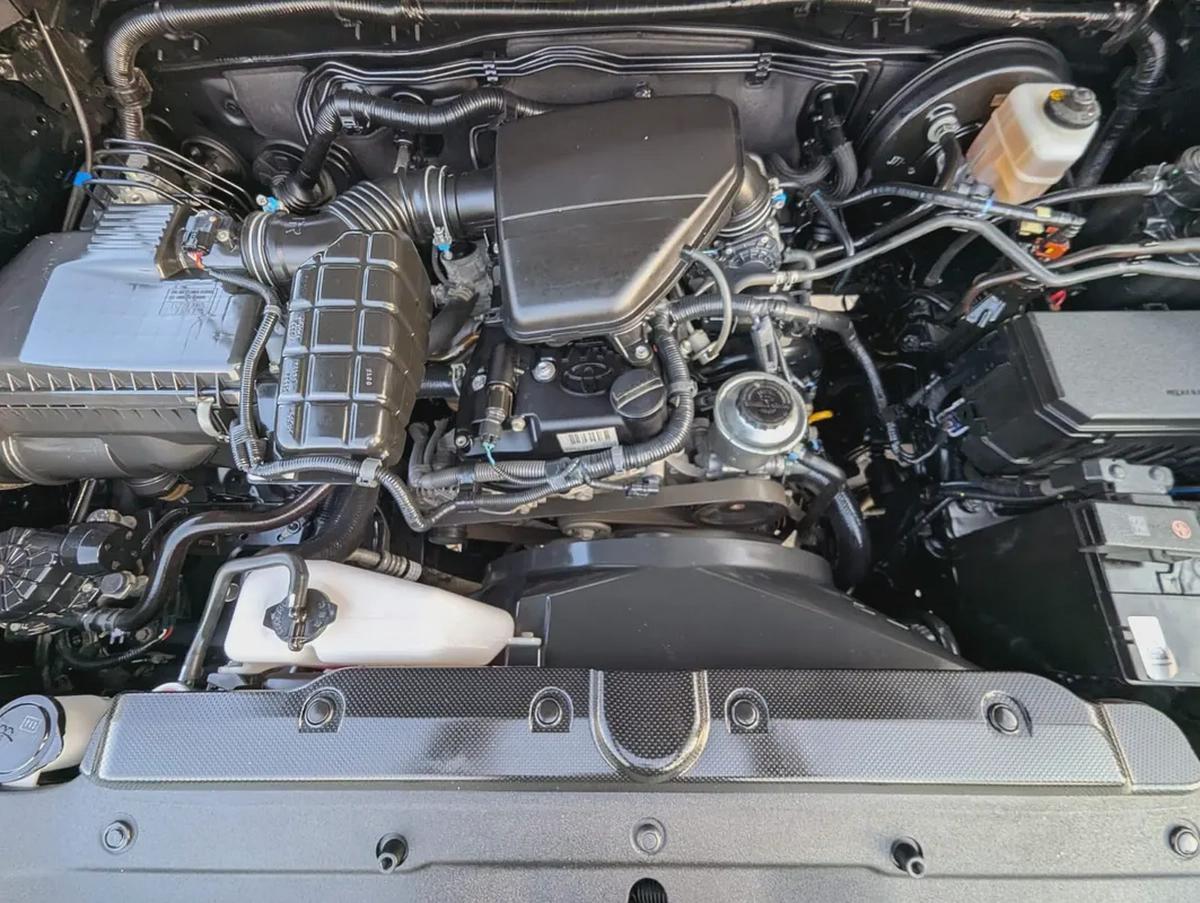 TOYOTA PRADO 2021 GCC V4 2.7L LOW MILEAGE IN EXCELLENT CONDITION-7-7