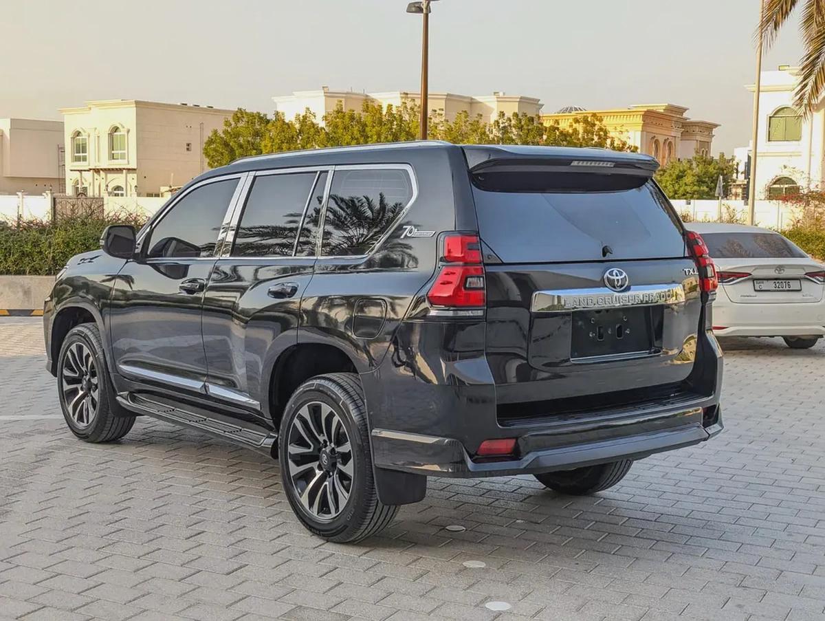 TOYOTA PRADO 2021 GCC V4 2.7L LOW MILEAGE IN EXCELLENT CONDITION-12-12