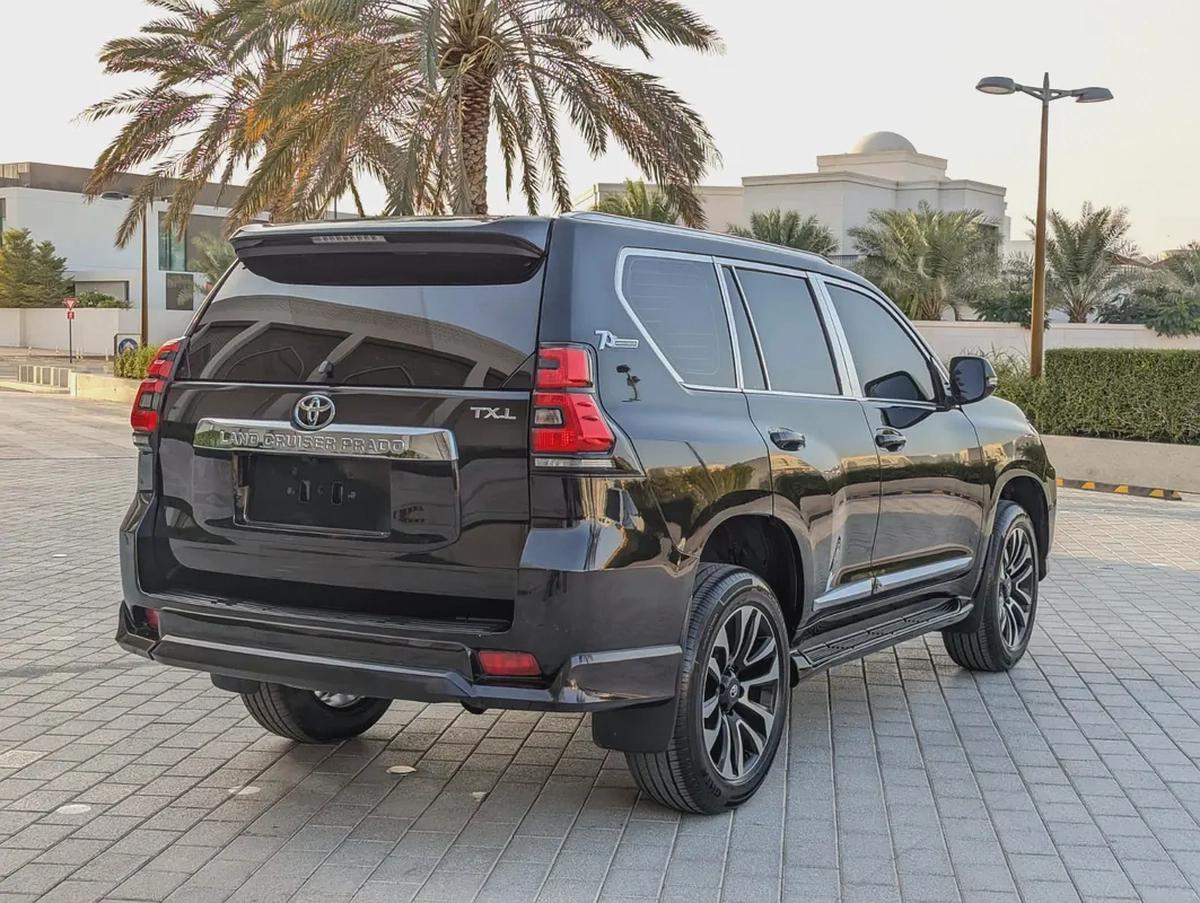 TOYOTA PRADO 2021 GCC V4 2.7L LOW MILEAGE IN EXCELLENT CONDITION-13-13