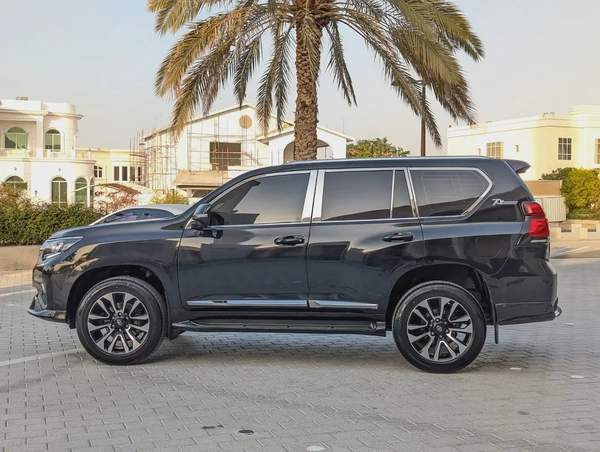 TOYOTA PRADO 2021 GCC V4 2.7L LOW MILEAGE IN EXCELLENT CONDITION