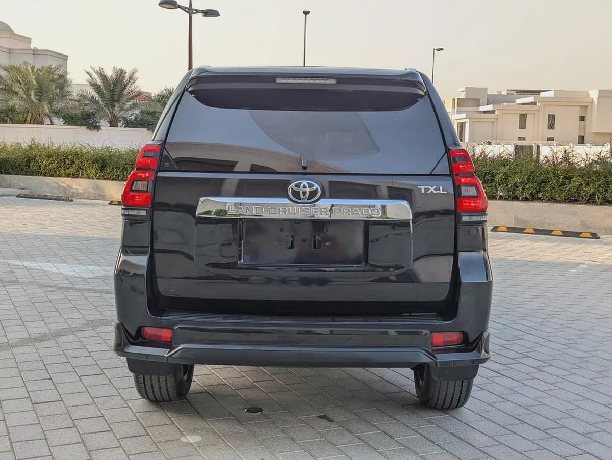 TOYOTA PRADO 2021 GCC V4 2.7L LOW MILEAGE IN EXCELLENT CONDITION-16-16