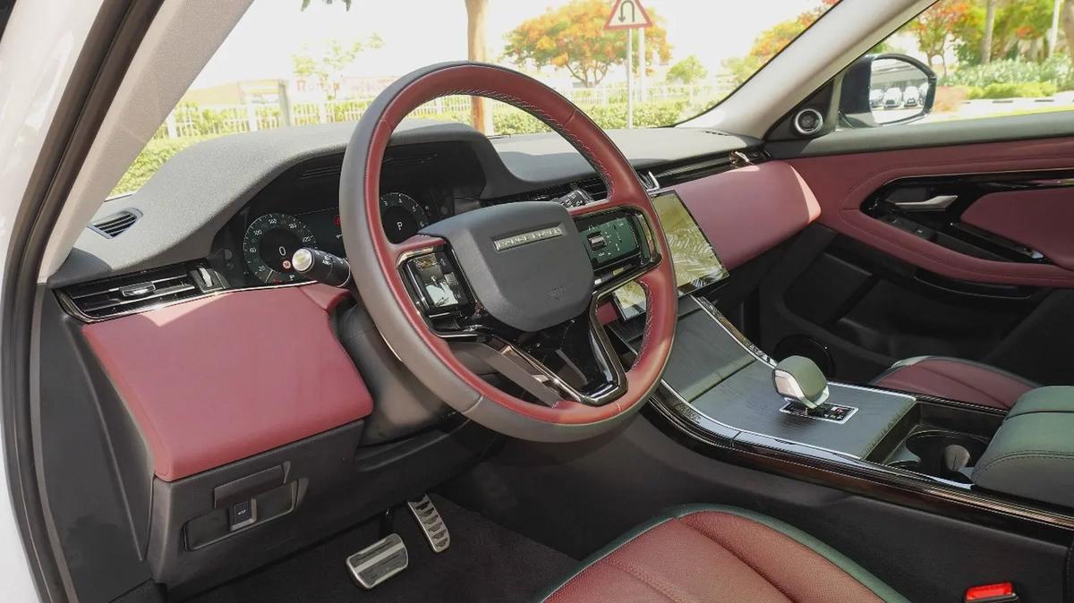 RANGE ROVER EVOQUE SE P250 DYNAMIC 2025!! FIVE YEARS WARRANTY!! THREE YEARS SERVICE CONTRACT-4-4