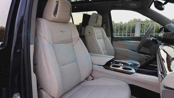 2025/2025 Cadillac Escalade 600 Sport Platinum V8 6.2L 0KM With 5 Years Or 200,000 Km Warranty