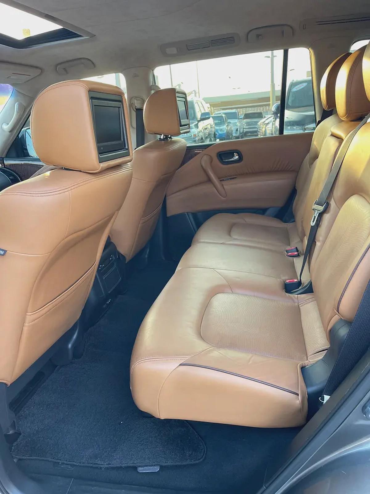 Nissan Patrol LE Platinum 2016 - GCC Specs - Excellent Condition-12-12